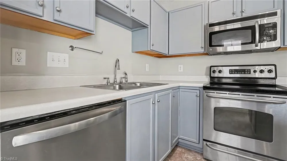 1133 Oak Blossom Way Whitsett, NC 27377