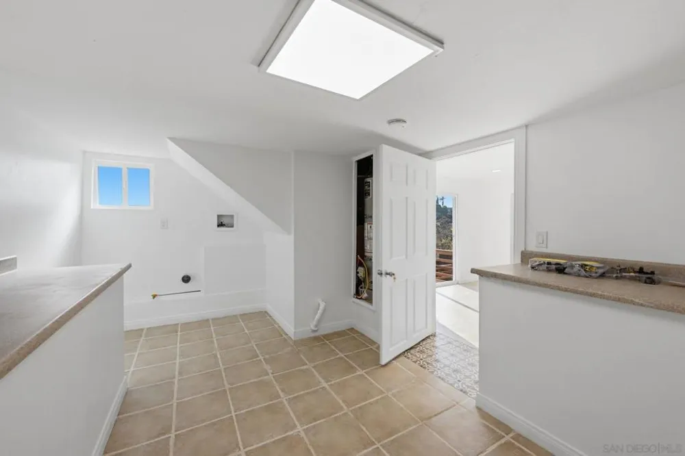 2473 Highland Ave. San Diego, CA 92105