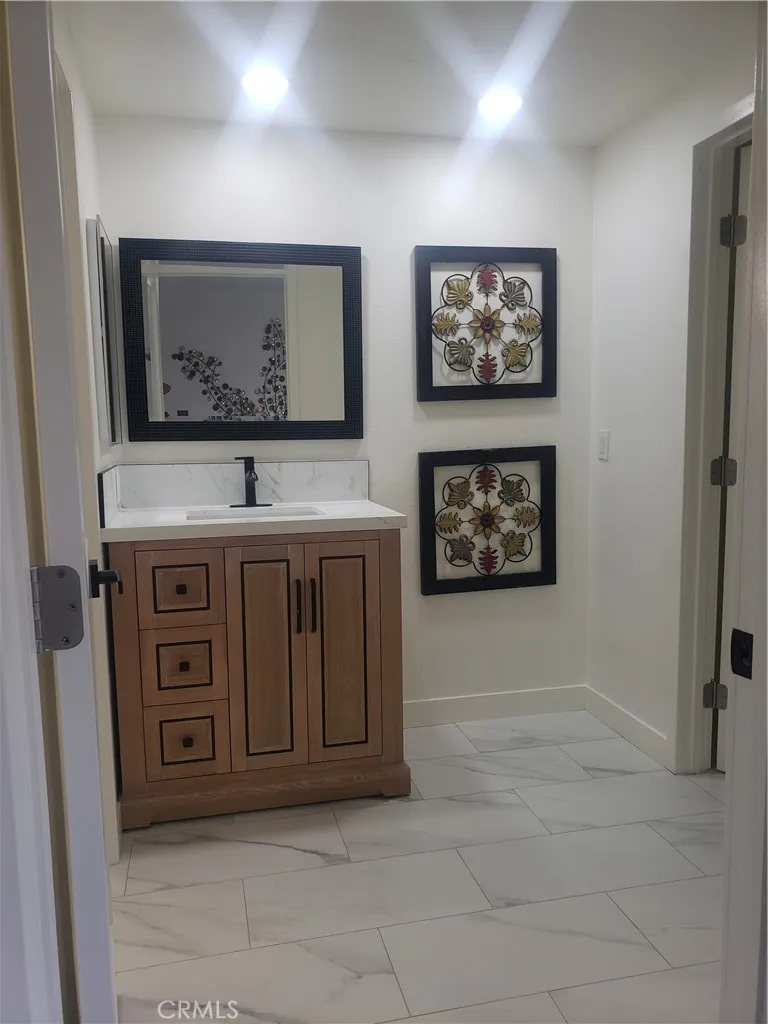 2758 W STOCKTON Anaheim, CA 92801