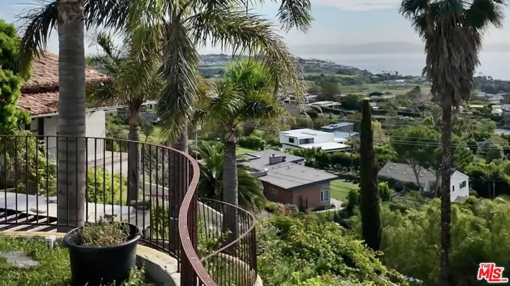 30087 Cuthbert Road Malibu, CA 90265