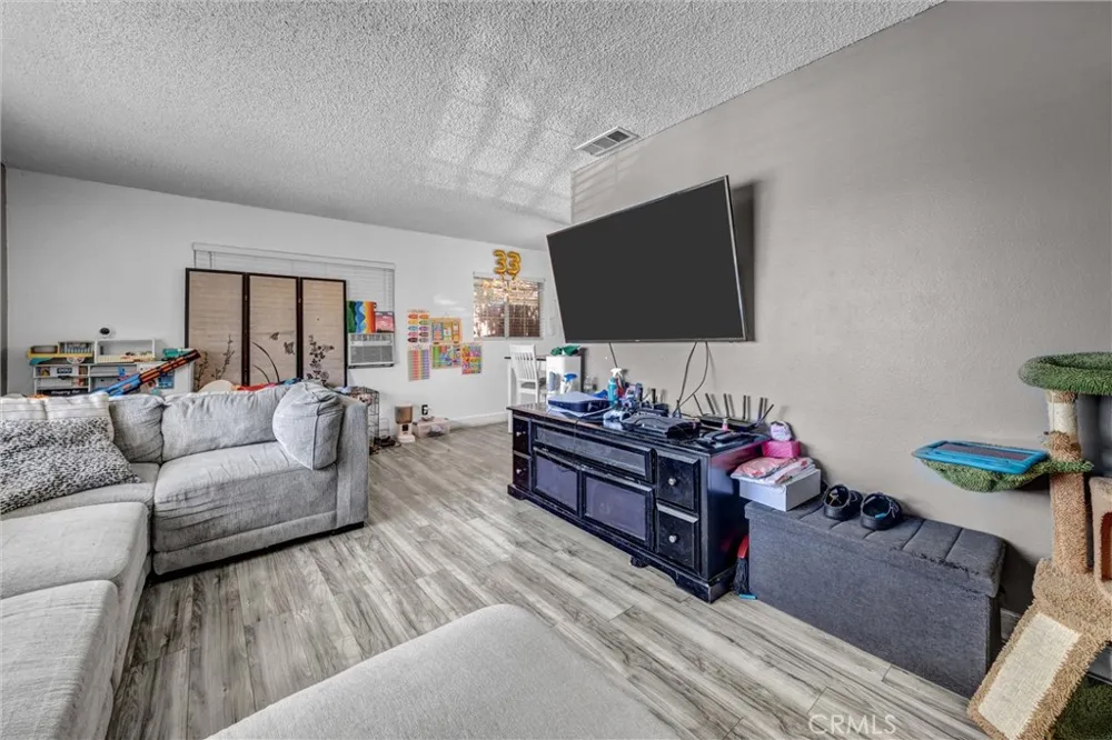 20928 Nectar Lakewood, CA 90715