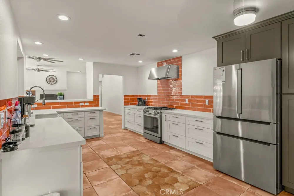 1820 E Racquet Club Palm Springs, CA 92262