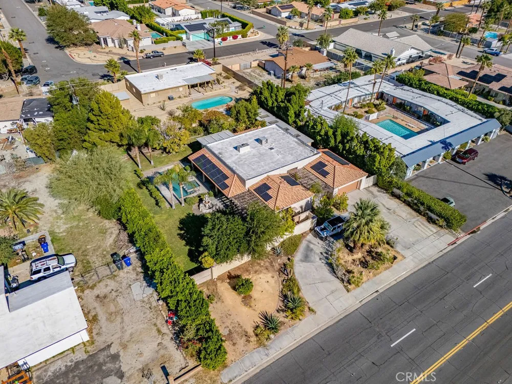 1820 E Racquet Club Palm Springs, CA 92262