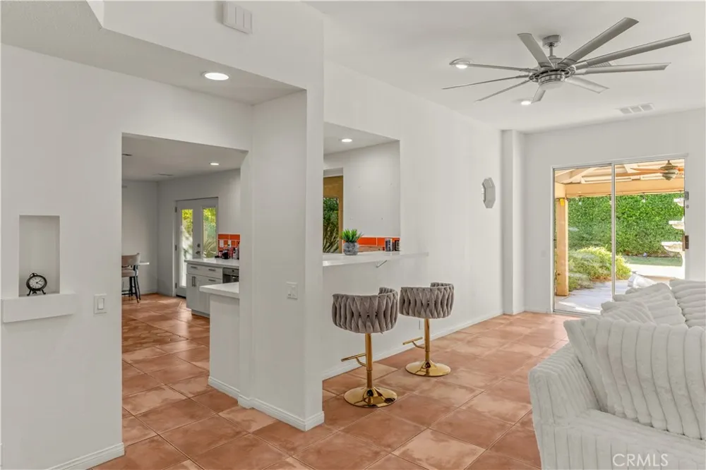 1820 E Racquet Club Palm Springs, CA 92262
