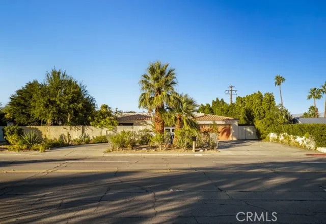 1820 E Racquet Club Palm Springs, CA 92262