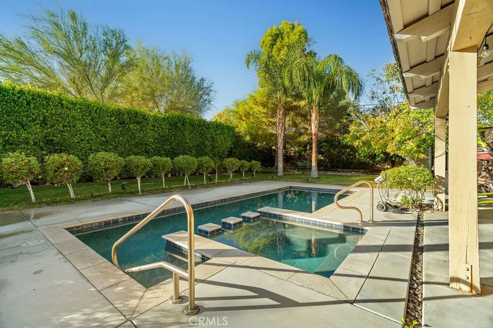 1820 E Racquet Club Palm Springs, CA 92262