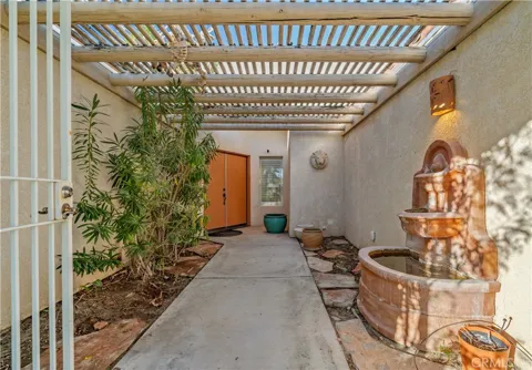 1820 E Racquet Club