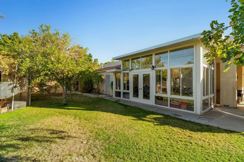 1820 E Racquet Club Palm Springs, CA 92262