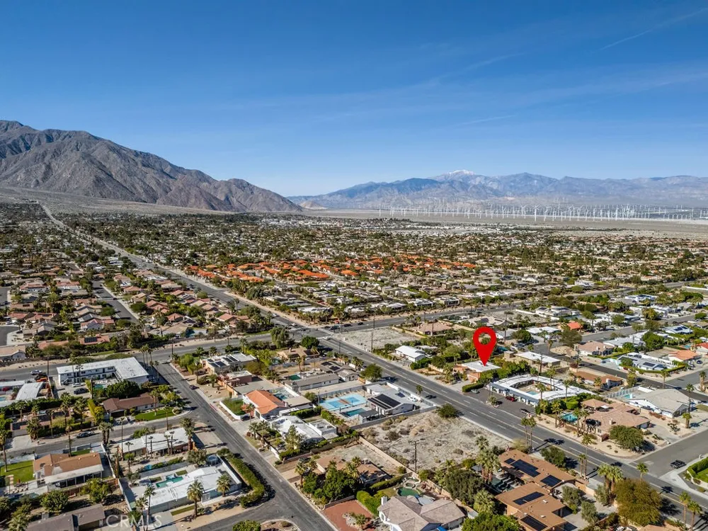 1820 E Racquet Club Palm Springs, CA 92262