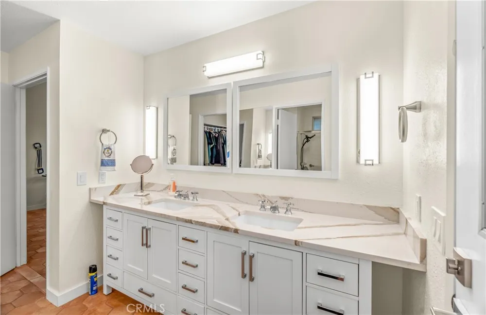 1820 E Racquet Club Palm Springs, CA 92262