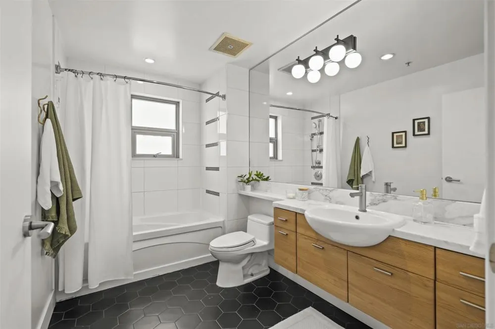 575 6th Ave #804 San Diego, CA 92101