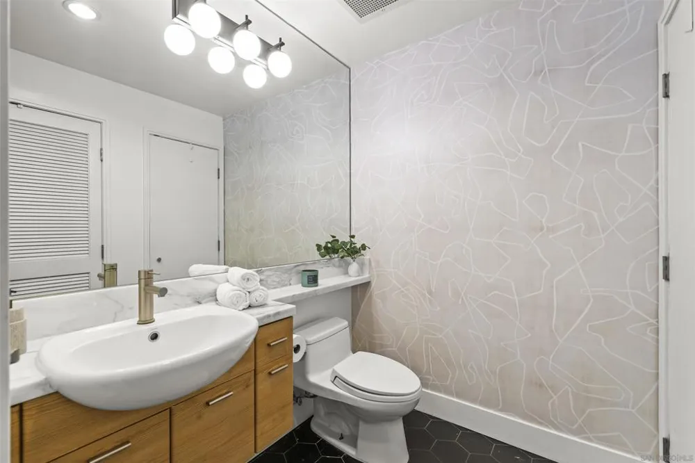 575 6th Ave #804 San Diego, CA 92101