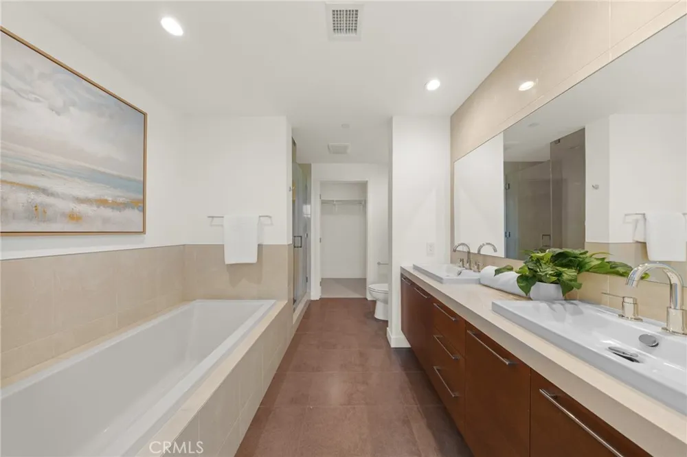9 MacArthur Place #N502 Santa Ana, CA 92707