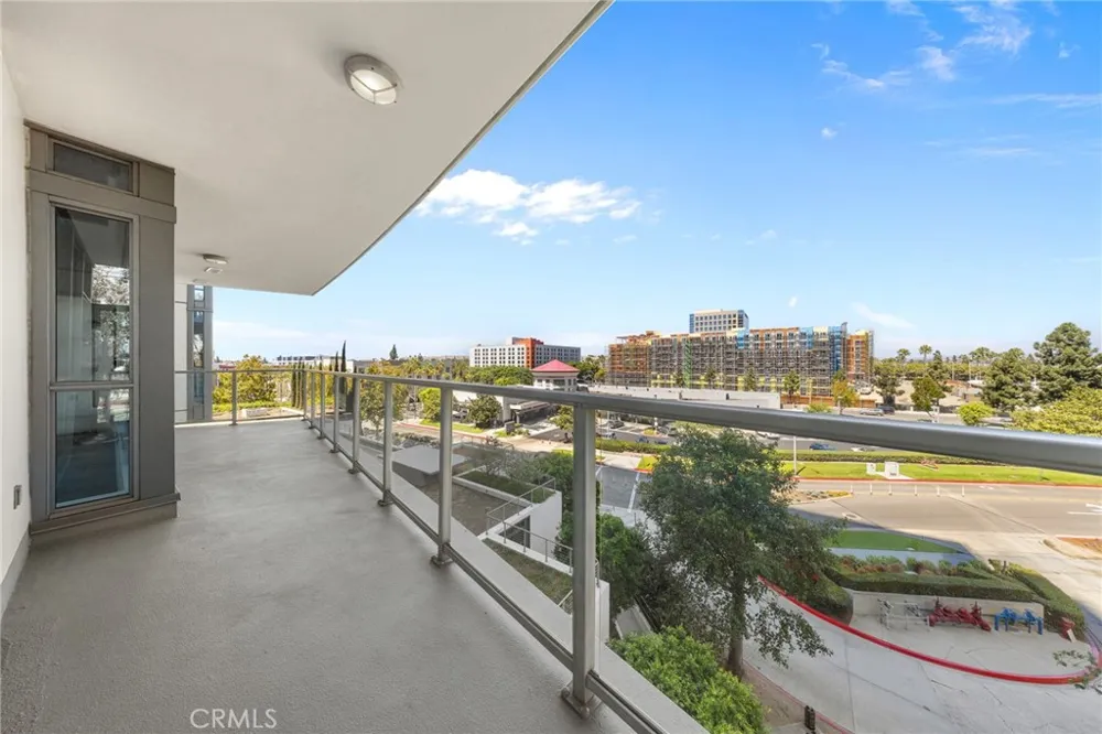 9 MacArthur Place #N502 Santa Ana, CA 92707