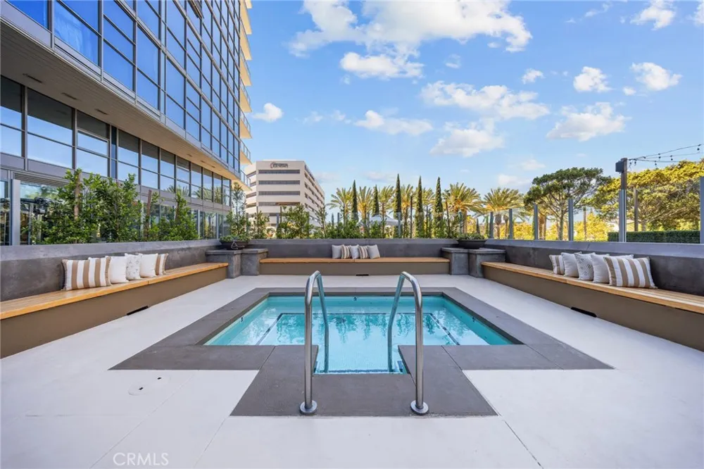 9 MacArthur Place #N502 Santa Ana, CA 92707