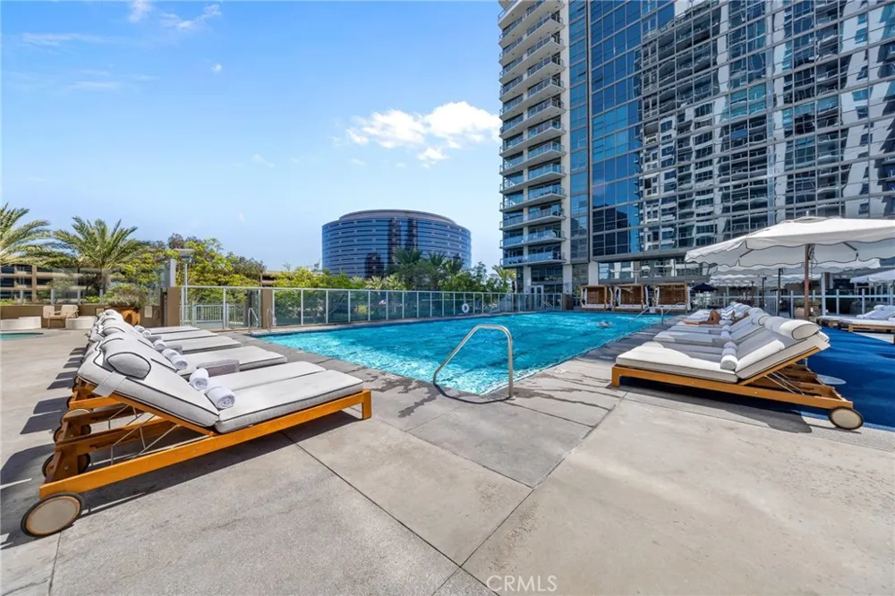 9 MacArthur Place #N502 Santa Ana, CA 92707