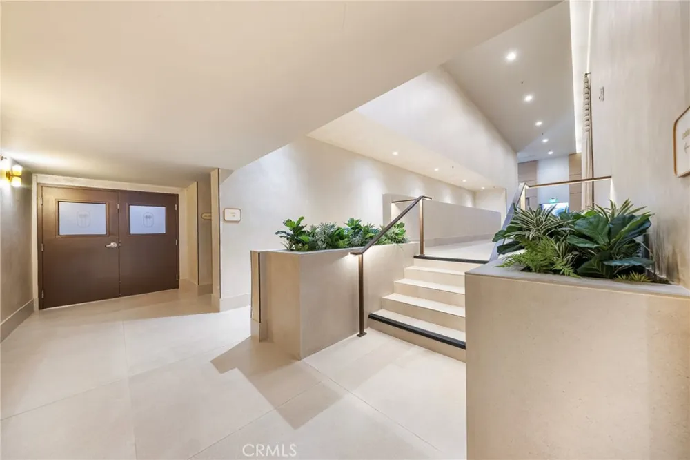 9 MacArthur Place #N502 Santa Ana, CA 92707