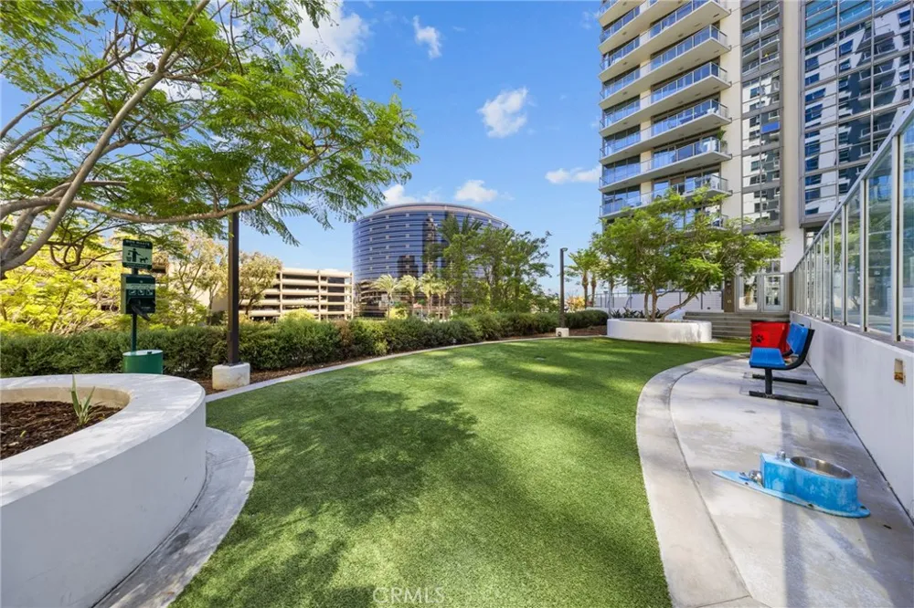 9 MacArthur Place #N502 Santa Ana, CA 92707