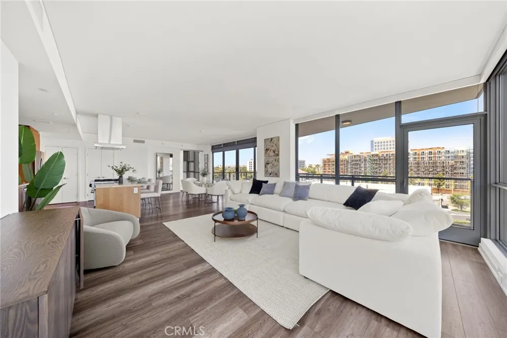 9 MacArthur Place #N502 Santa Ana, CA 92707