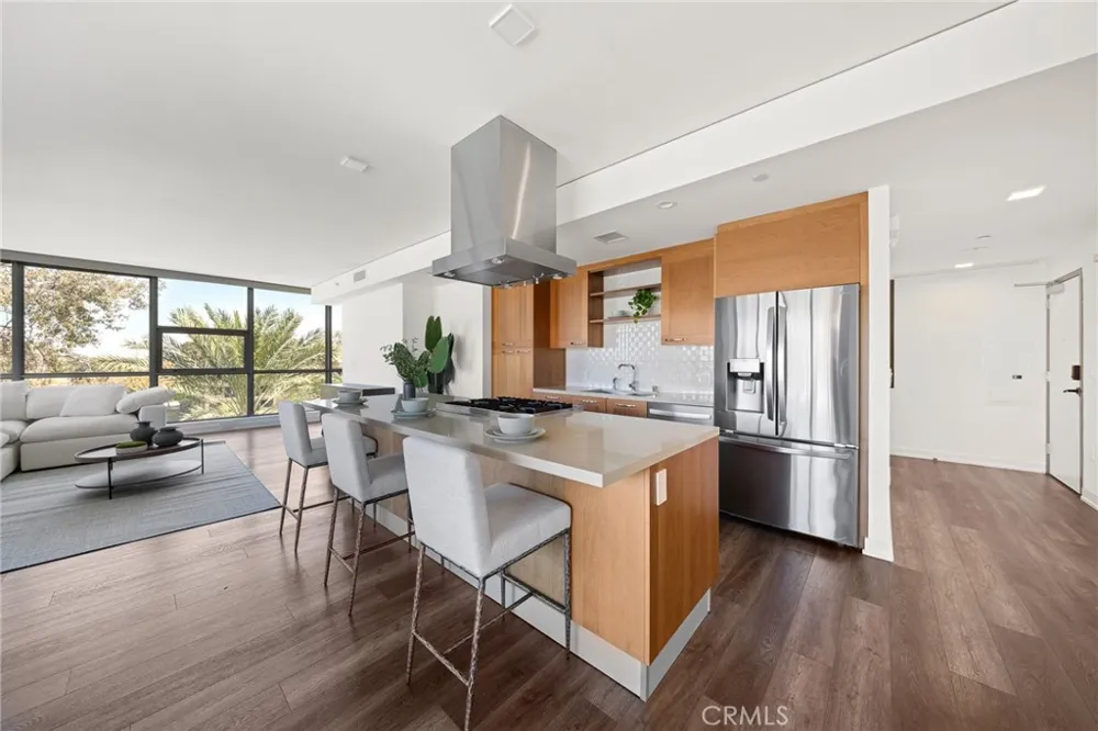 9 MacArthur Place #N502 Santa Ana, CA 92707