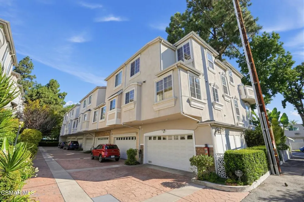 4106 W Kling Street Burbank, CA 91505