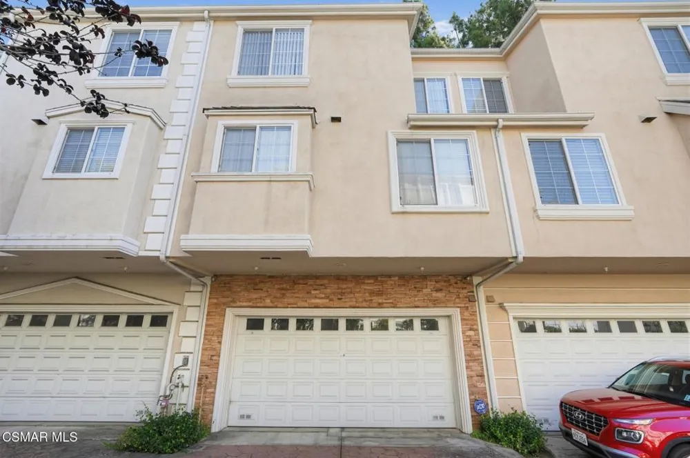 4106 W Kling Street Burbank, CA 91505