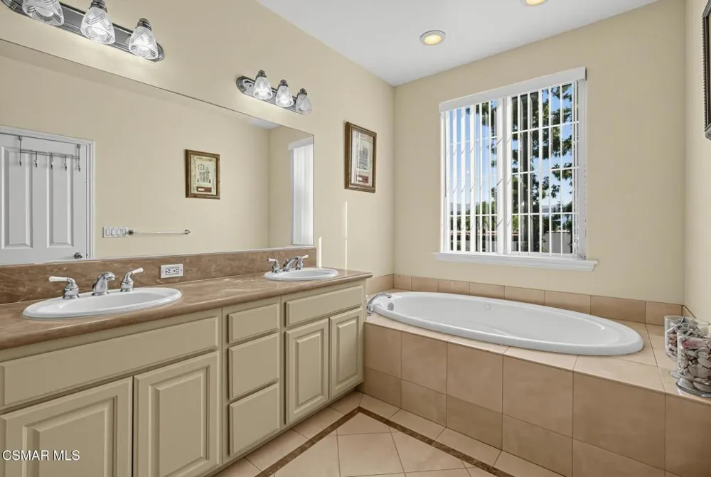 4106 W Kling Street Burbank, CA 91505
