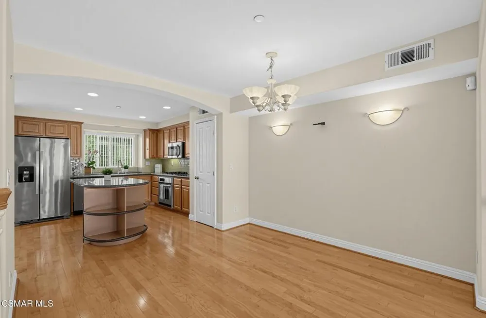 4106 W Kling Street Burbank, CA 91505