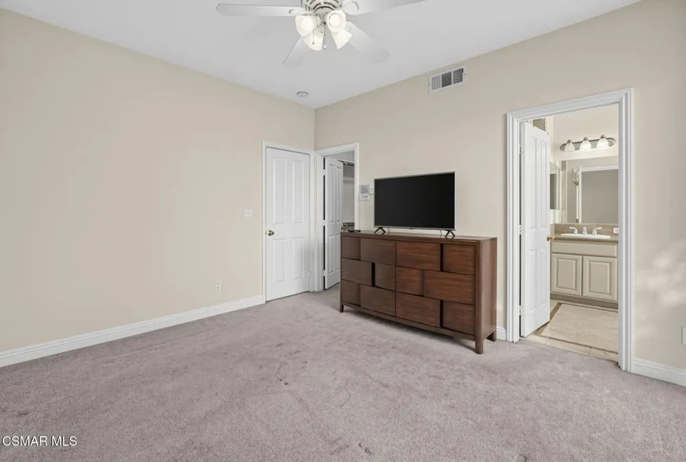 4106 W Kling Street Burbank, CA 91505