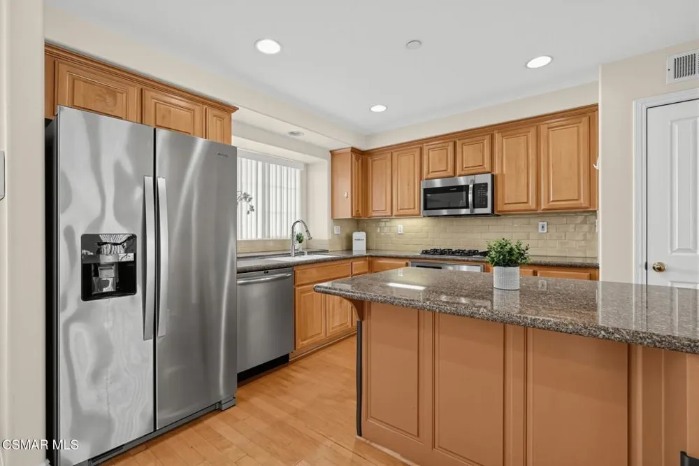 4106 W Kling Street Burbank, CA 91505
