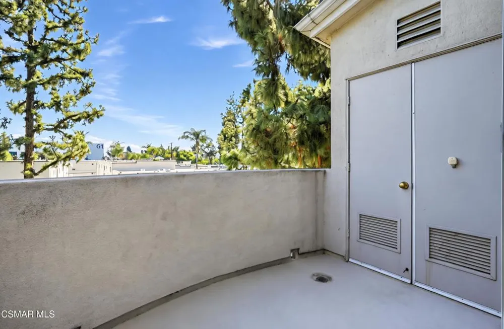4106 W Kling Street Burbank, CA 91505