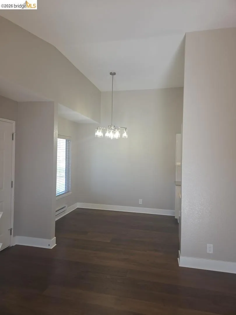 202 Shoreline CT Richmond, CA 94804