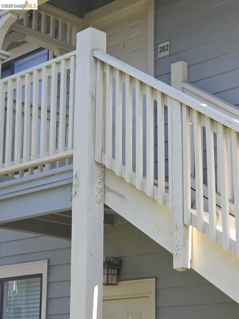 202 Shoreline CT Richmond, CA 94804