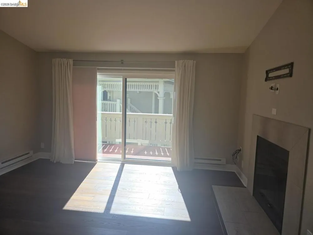 202 Shoreline CT Richmond, CA 94804