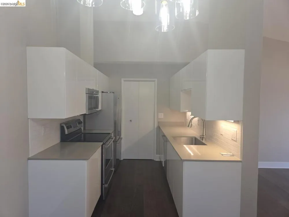 202 Shoreline CT Richmond, CA 94804