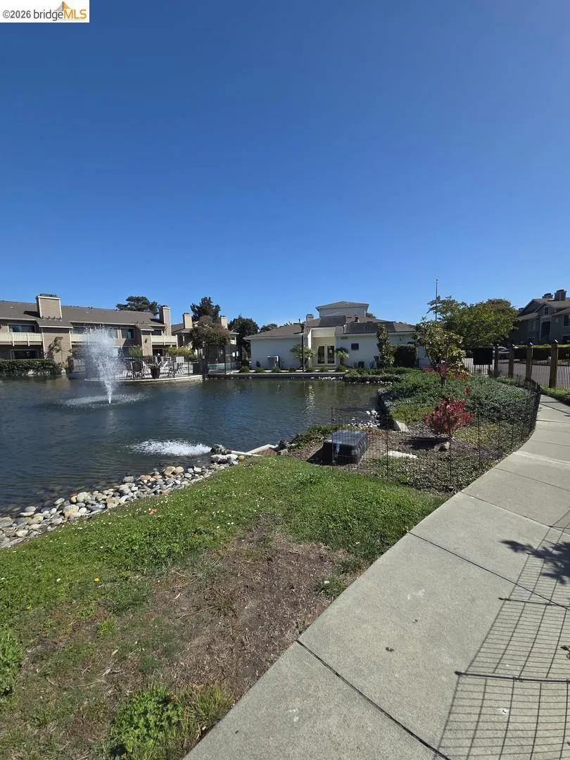 202 Shoreline CT Richmond, CA 94804