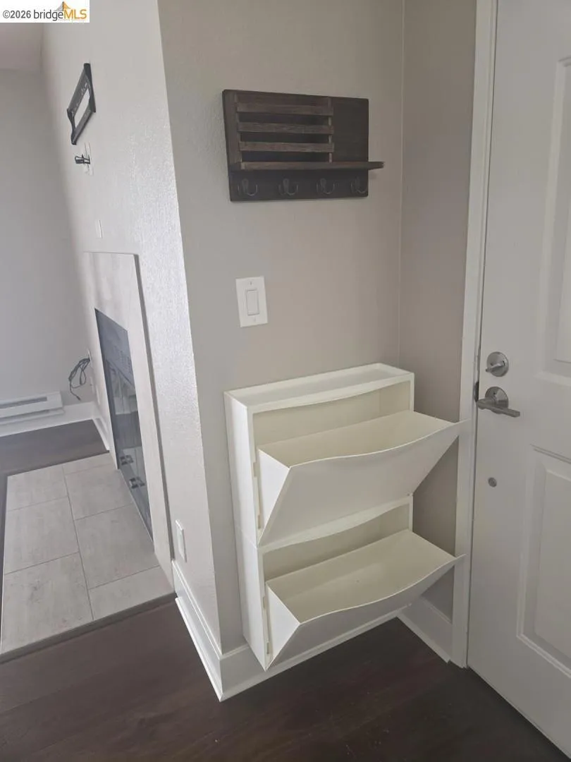 202 Shoreline CT Richmond, CA 94804