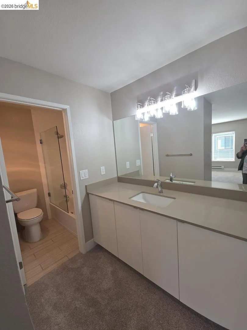 202 Shoreline CT Richmond, CA 94804