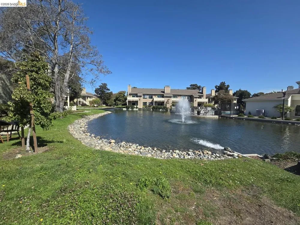 202 Shoreline CT Richmond, CA 94804