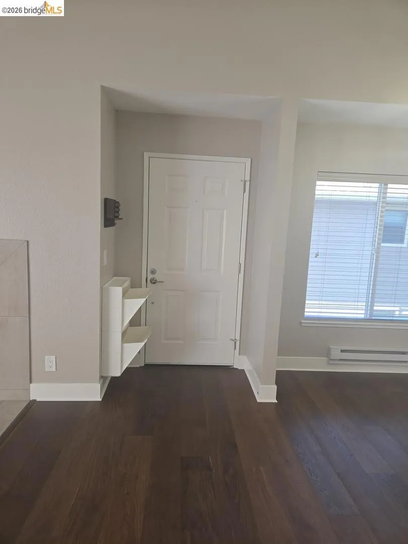 202 Shoreline CT Richmond, CA 94804