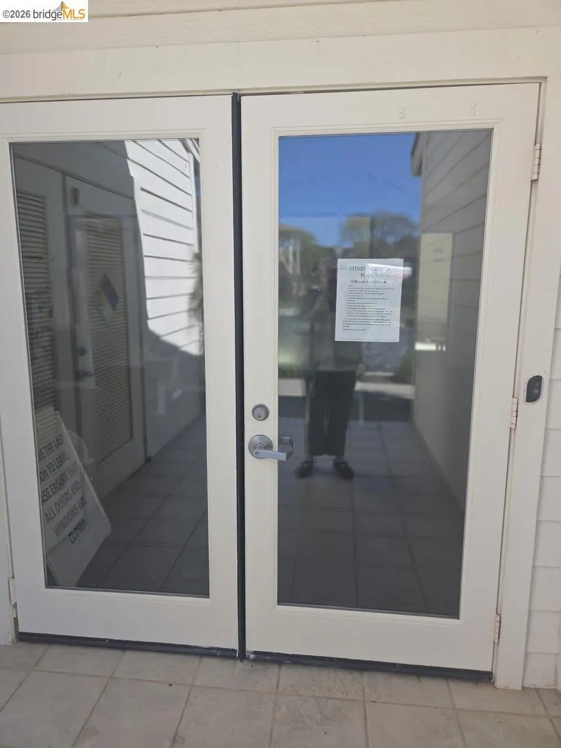 202 Shoreline CT Richmond, CA 94804