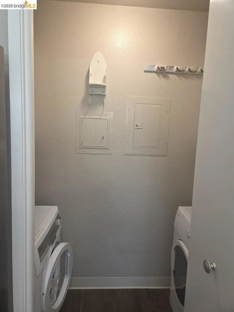 202 Shoreline CT Richmond, CA 94804