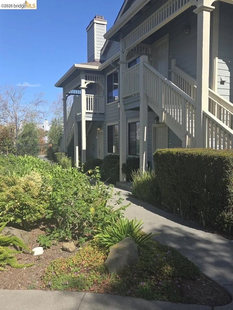 202 Shoreline CT Richmond, CA 94804