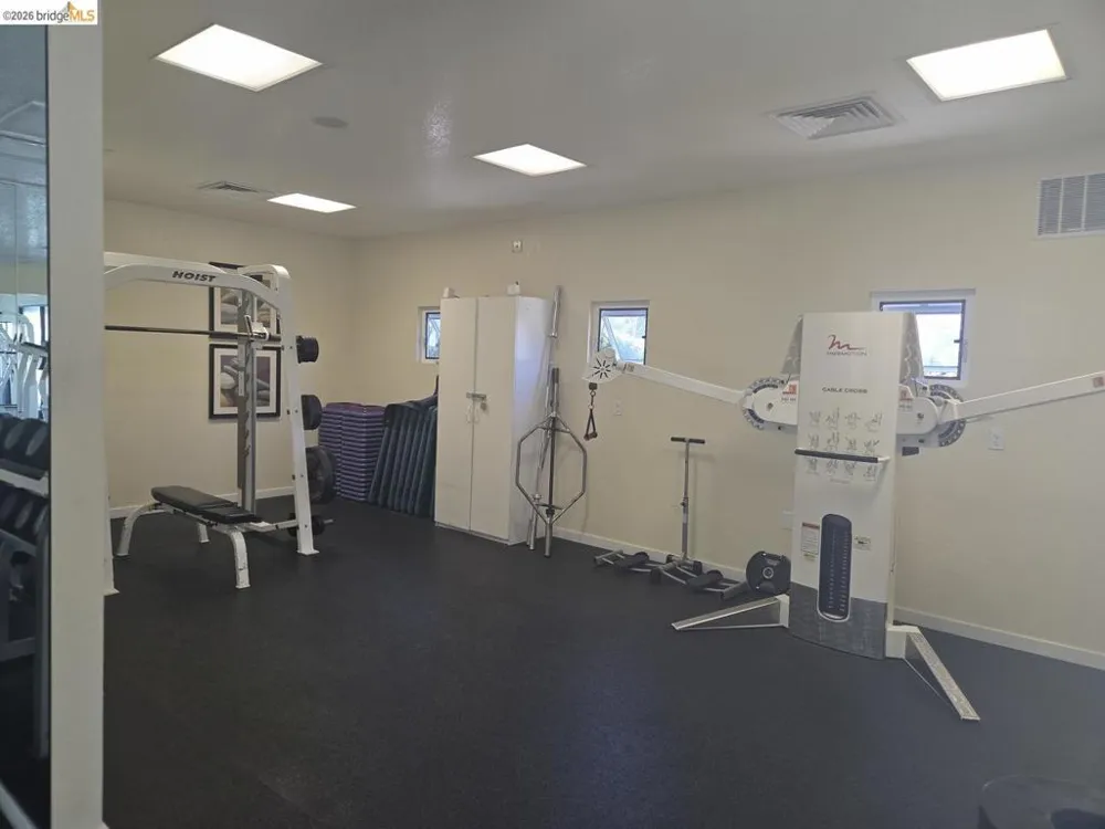 202 Shoreline CT Richmond, CA 94804