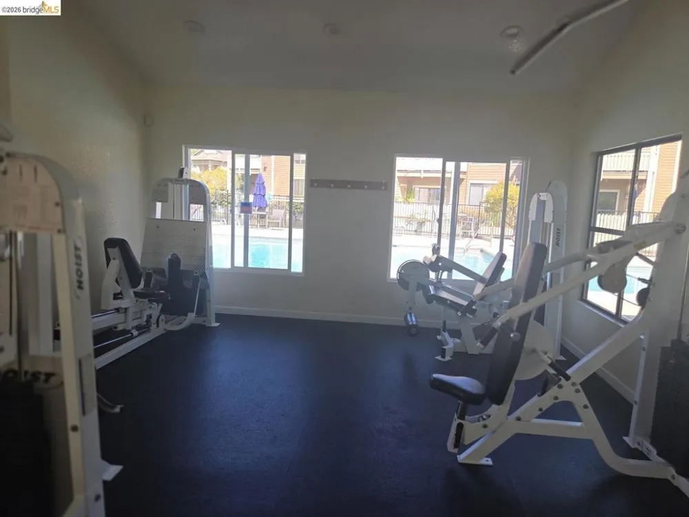 202 Shoreline CT Richmond, CA 94804