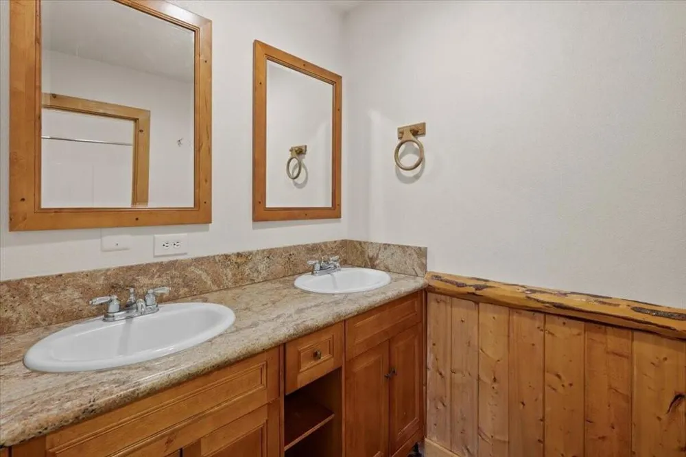 432 Chip-O-Wood Big Bear, CA 92315