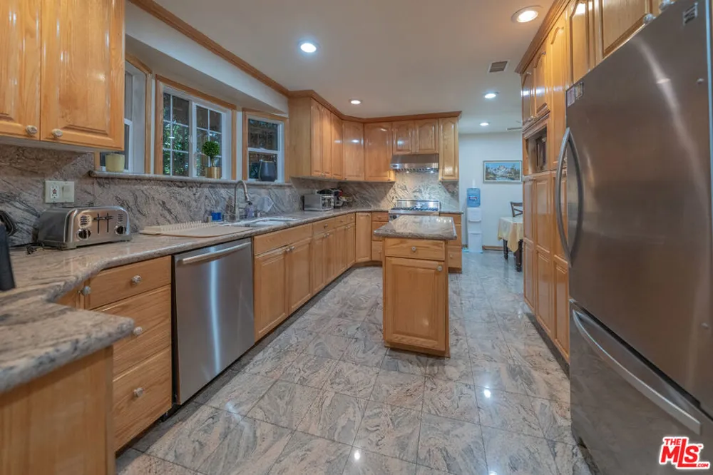 516 Crescent Heights Boulevard Los Angeles, CA 90048