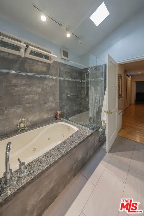 516 Crescent Heights Boulevard Los Angeles, CA 90048