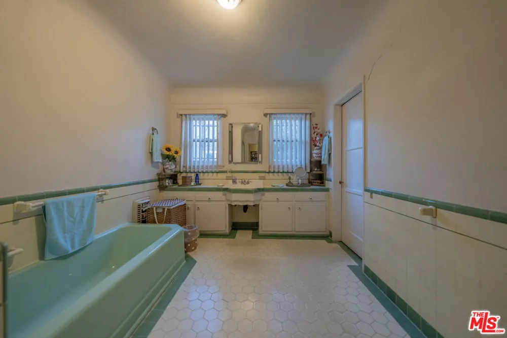 516 Crescent Heights Boulevard Los Angeles, CA 90048