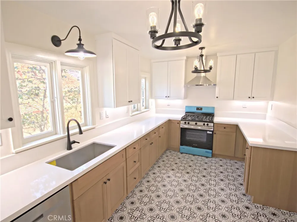 3265 Pine Street Riverside, CA 92501